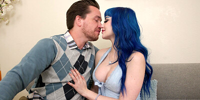 Curvy slut Jewelz Blu sucks her dad's friend's fat cock