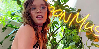 Teen with a trimmed twat gets sweaty in a hot video