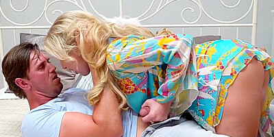 So Breeding Stepmom - Georgie Lyall