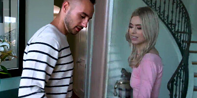 Jill Kassidy gets her feet worshipped before sex