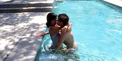 Dana Vespoli goes on a sex vacation with James Deen