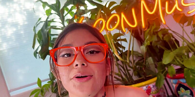 Xxlayna Marie gets her pussy and throat banged