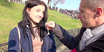 Octavia, 18ans, En Vacances A Paris