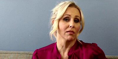 Provocative Julia Ann - silicone tits dirt - Julia Ann Live