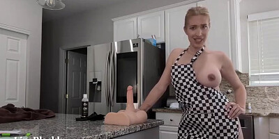 LinaBlackly - Horny Mommy wants you to Cum on her Apron