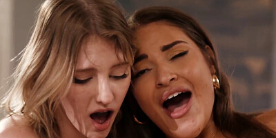 Horny girls are into facesitting and pussy worship too