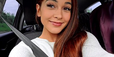 Ginebra Bellucci is holding her legs spread wide open while waiting for her well deserved cumshot