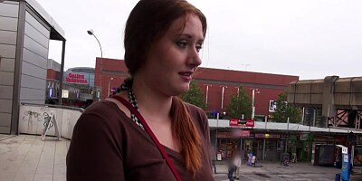Euro girlnextdoor flashes for cash