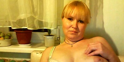 Hot Russian mature mom Tamara play on skype