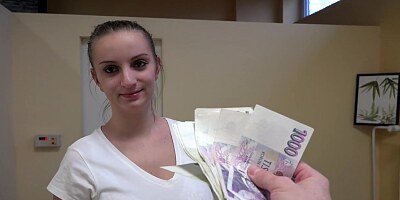 This babe covers herself in oil when fucking