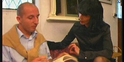 Italian MILF doing anal and gets facials