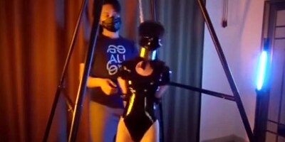 latex hanging breathplay悬吊捆绑兔子呼吸控制