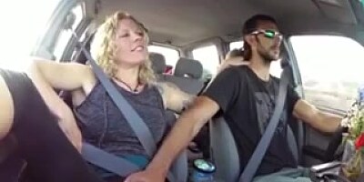 Blonde gets fingered untill cum in the car