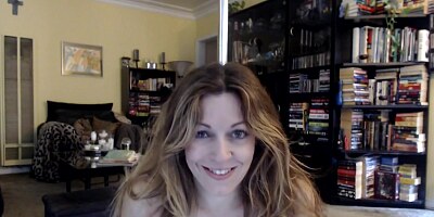 Big booty mature strips and plays