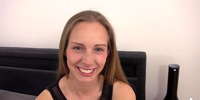 Kinuski Kakku is a super sexy woman who likes to wear black stockings while pleasing men