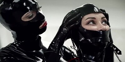 Freaks Inside. Latex 05