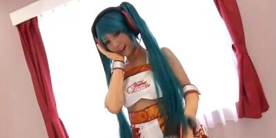 Vocaloid Cosplay - Miku Hatsune