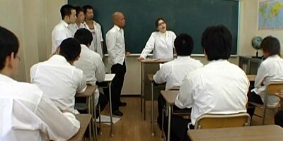 Yuki Tsukamoto´s In The Middle Of A Teacher Gangbang