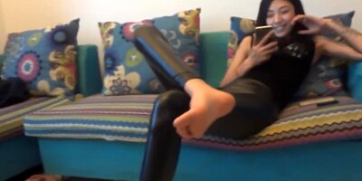 Chinese foot worship-princess foot tease