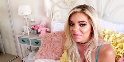 Blonde minx is demonstrating her best oral skills
