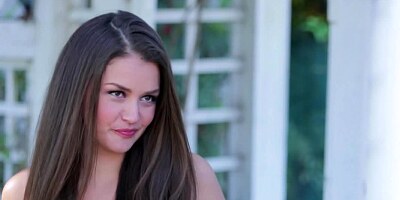 Spectacular sex in the garden of youngster and horny lady