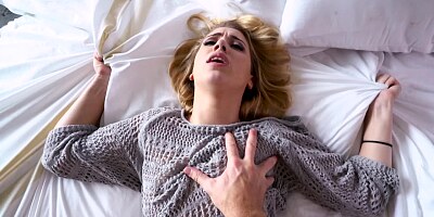 Young blonde chick gets fucked by cameramen's cock in POV style