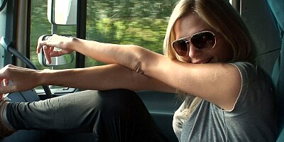 CZECH AMATEURS - HOT BLOND GIRLFRIEND & FELLOW
