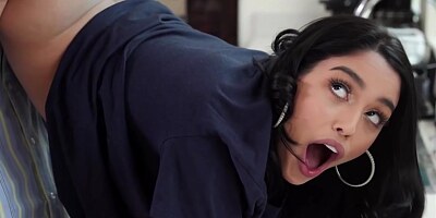 Vanessa Sky Desire To Get Properly Fucked By Her Stepdad Steve Holmes